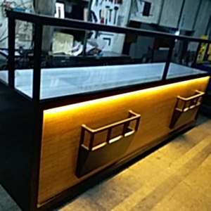 Tatlı Teşhir Tezgahi